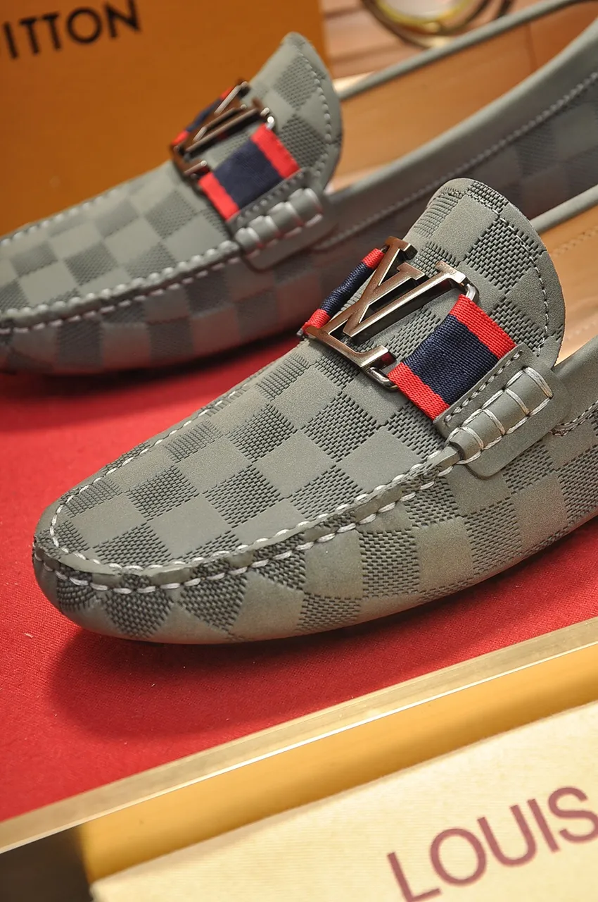 Men's men's shoes 💰420💶 [LV Doudou shoes] (water-dyed cowhide lining) new model is on the market, available on the official website. The new Doudou shoes are processed into single-color materials, and the uppers are made of imported horsehide leather. The body of the shoe is fully hemmed with mark thread, and is lined with imported original cowhide leather. The elegant shoe shape is super suitable for all-matching, and the size is 38-44.
